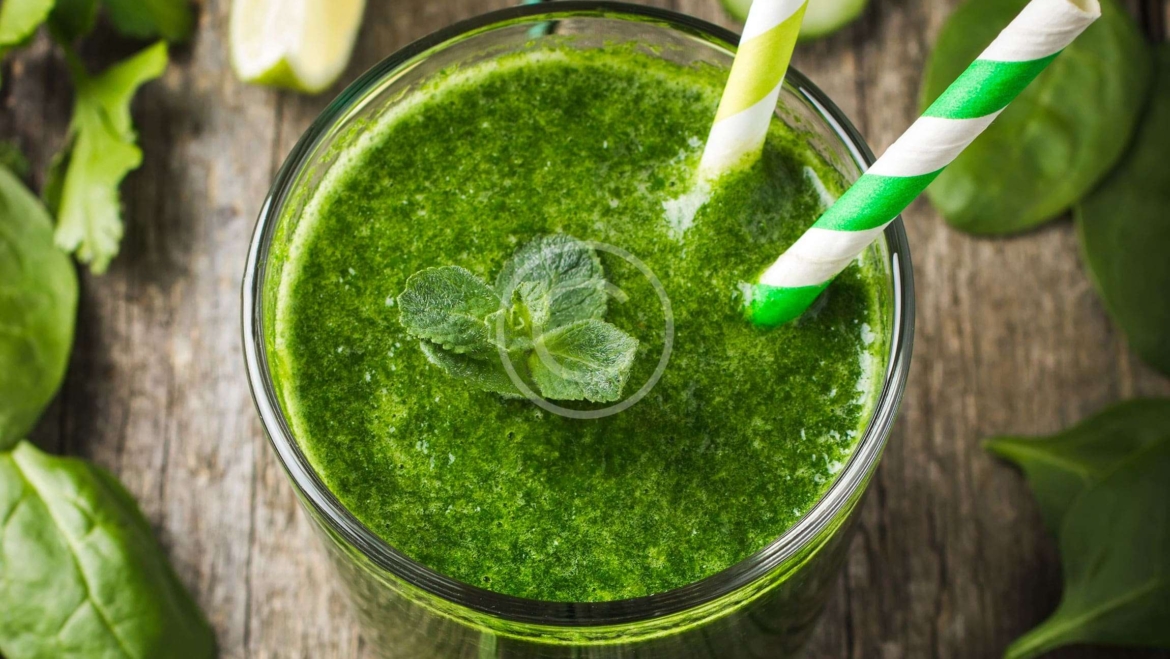 Delicious Alkaline Green Smoothie