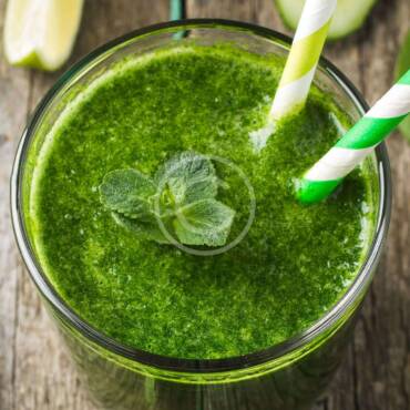 Delicious Alkaline Green Smoothie